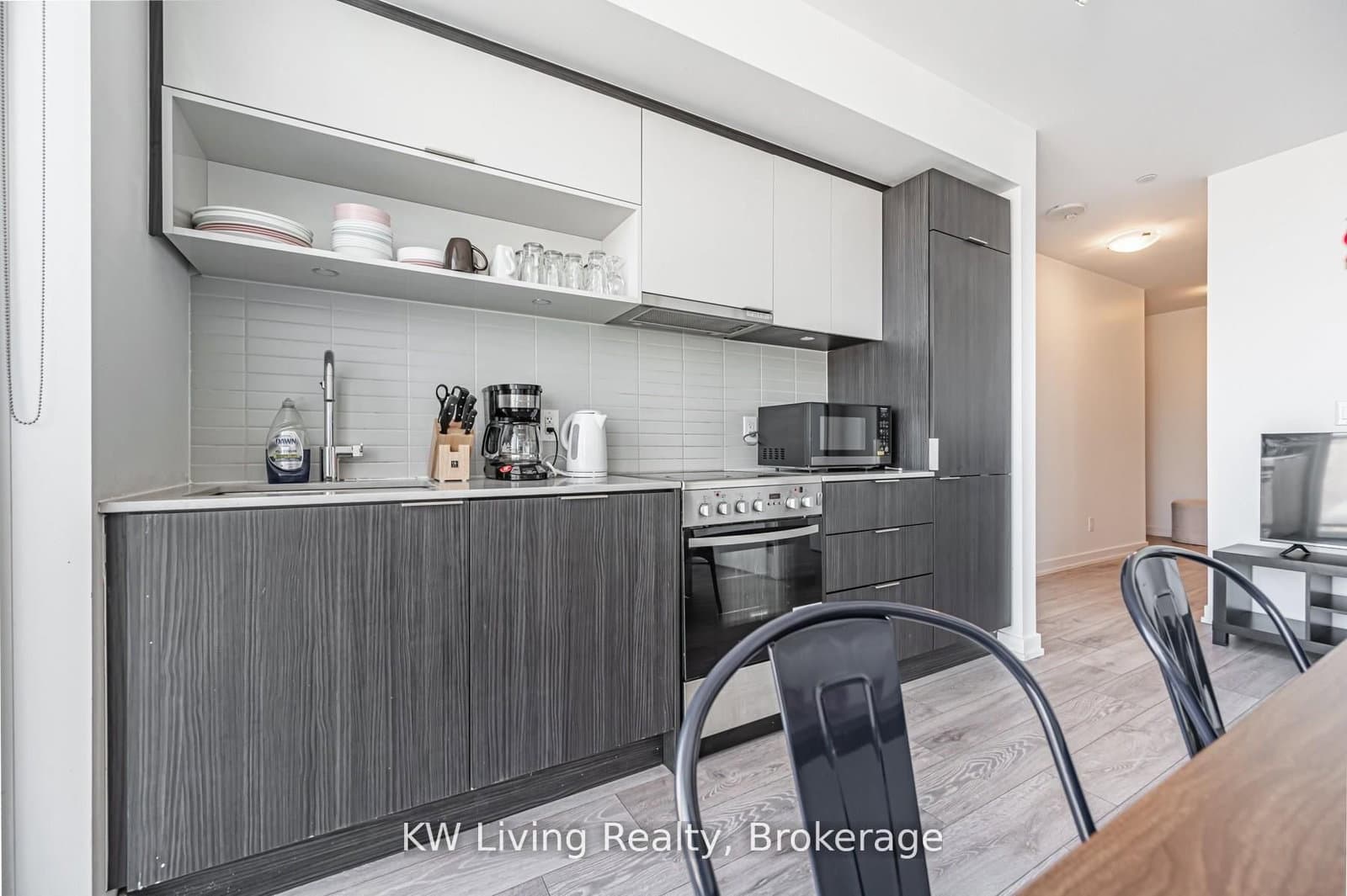 159 Wellesley Street E, Unit 1909 thumbnail 4