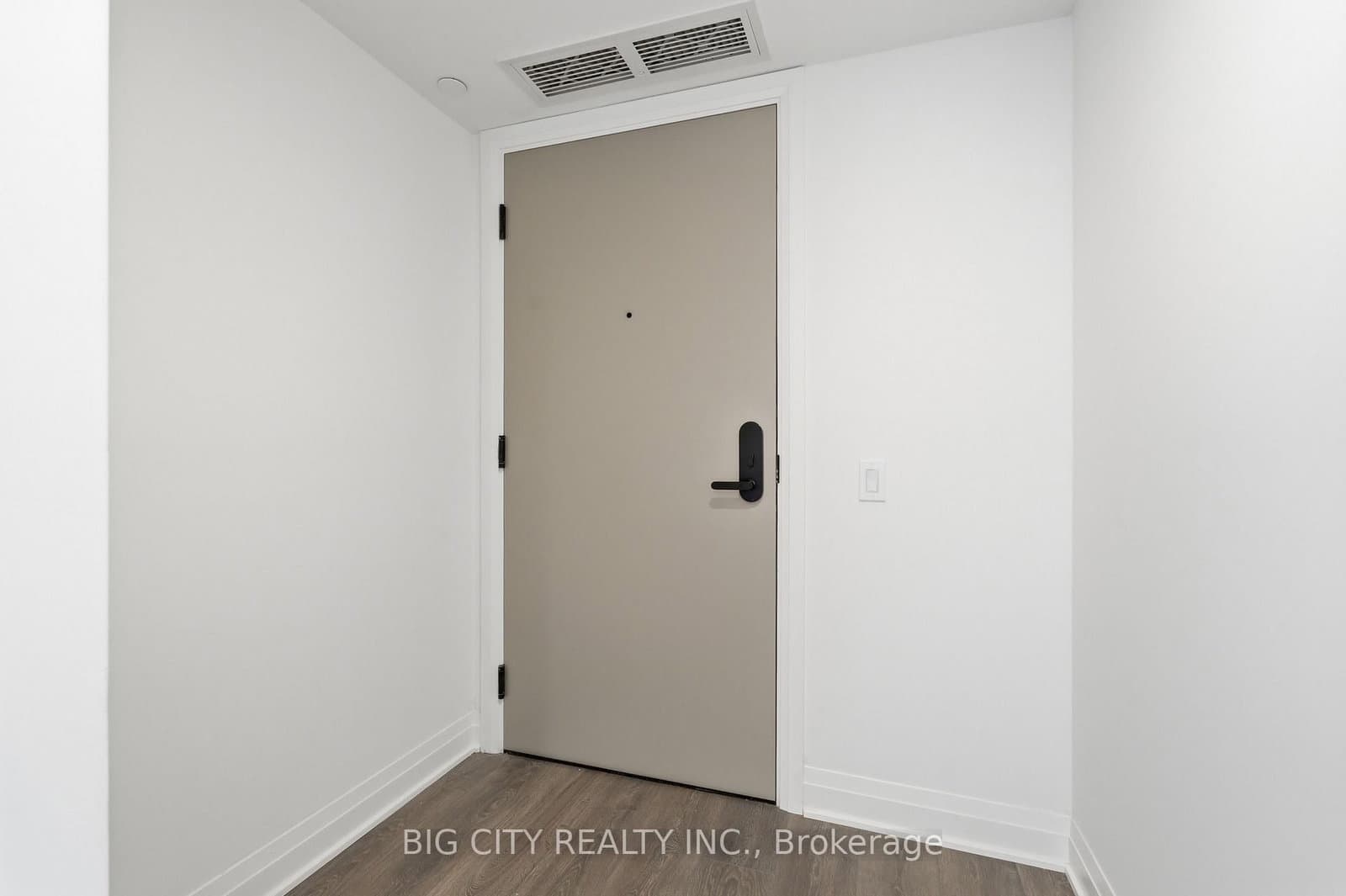 25 Frederick Todd Way, Unit 1407 thumbnail 5