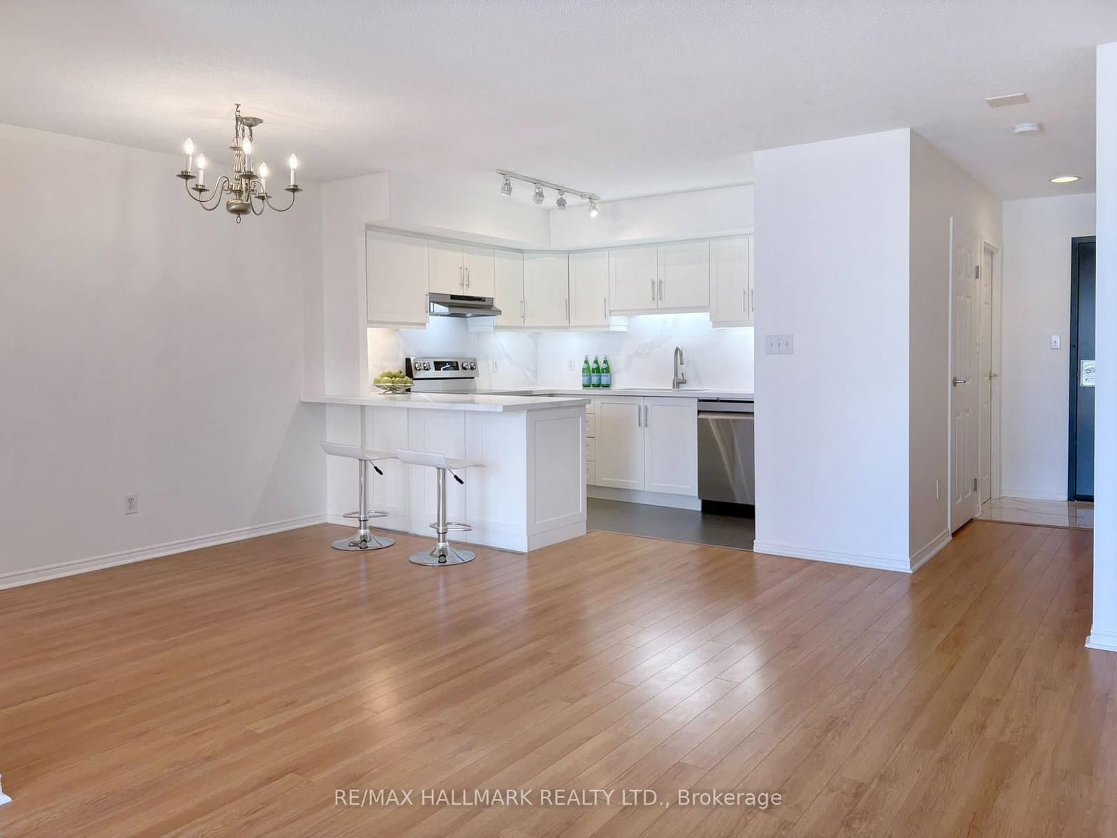 25 The Esplanade, Unit 3206 thumbnail 4
