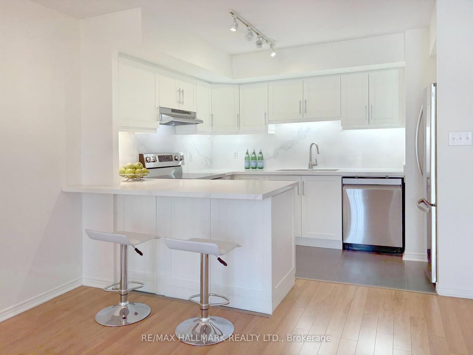 25 The Esplanade, Unit 3206 thumbnail 5