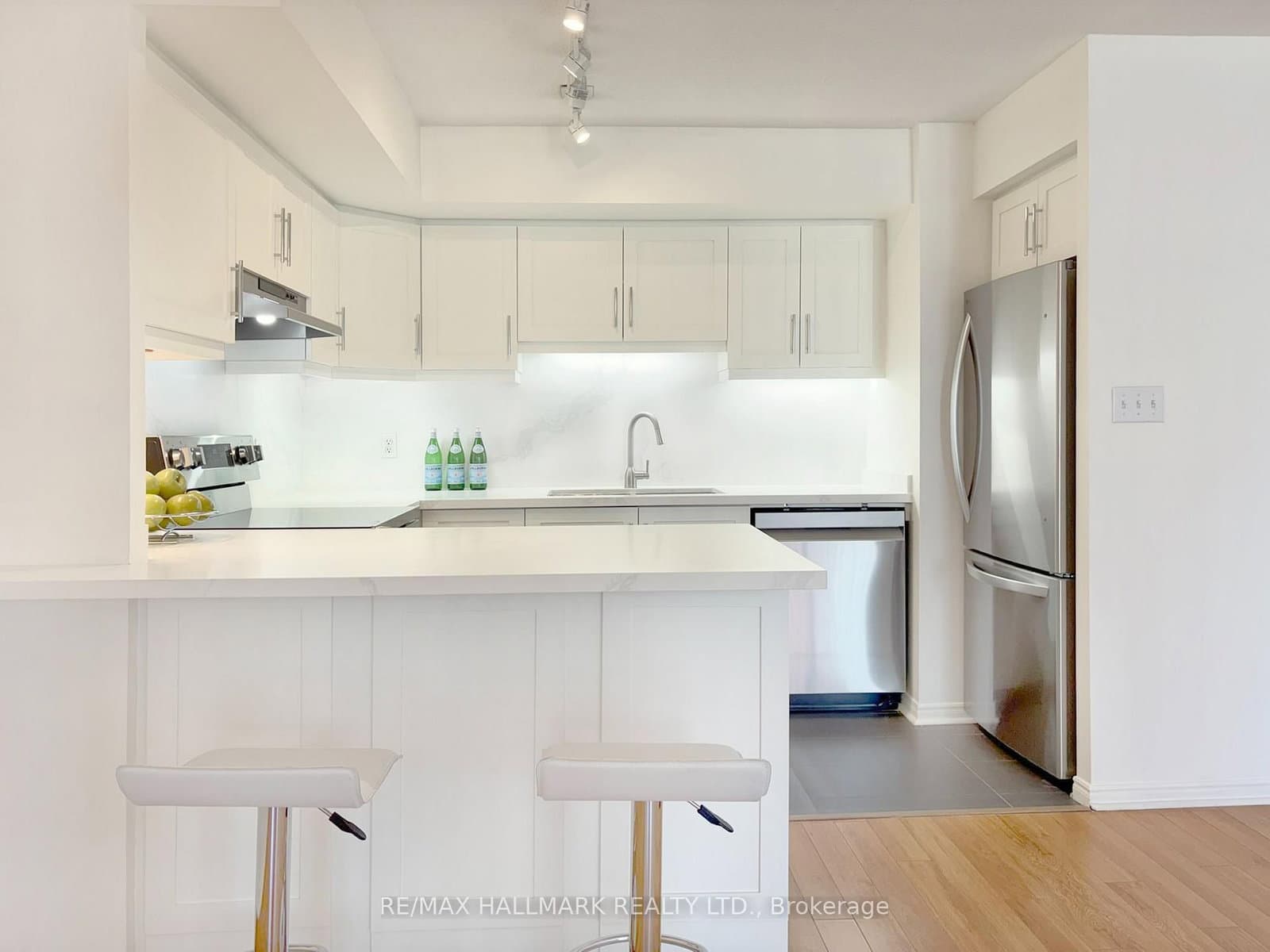 25 The Esplanade, Unit 3206 thumbnail 6