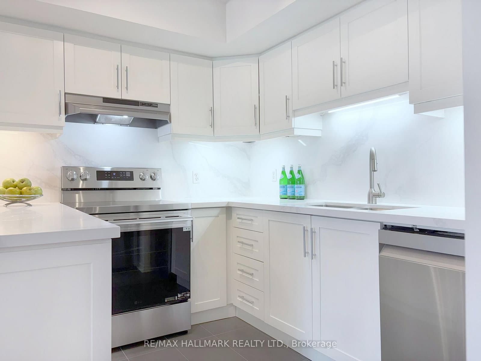 25 The Esplanade, Unit 3206 thumbnail 8