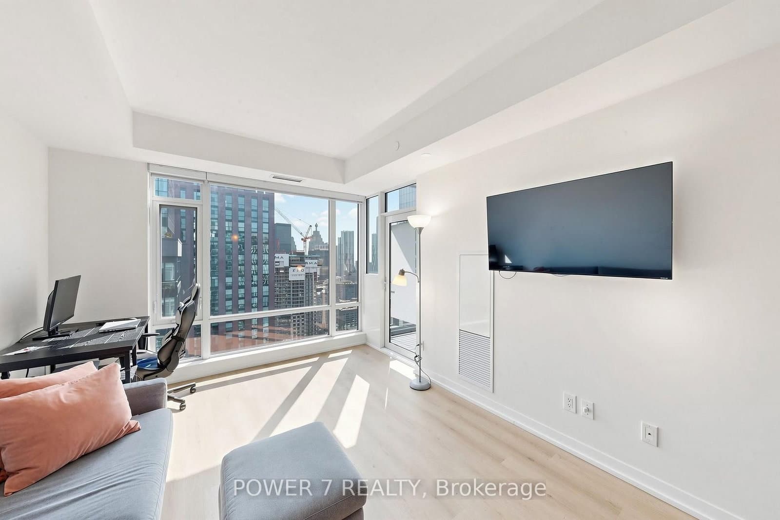 21 Widmer Street, Unit 4207 thumbnail 12