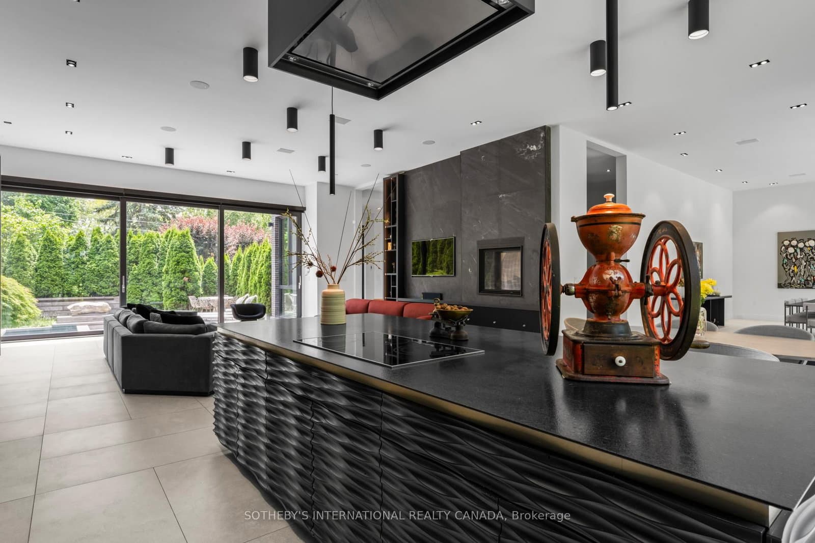 108 Stratford Crescent thumbnail 13