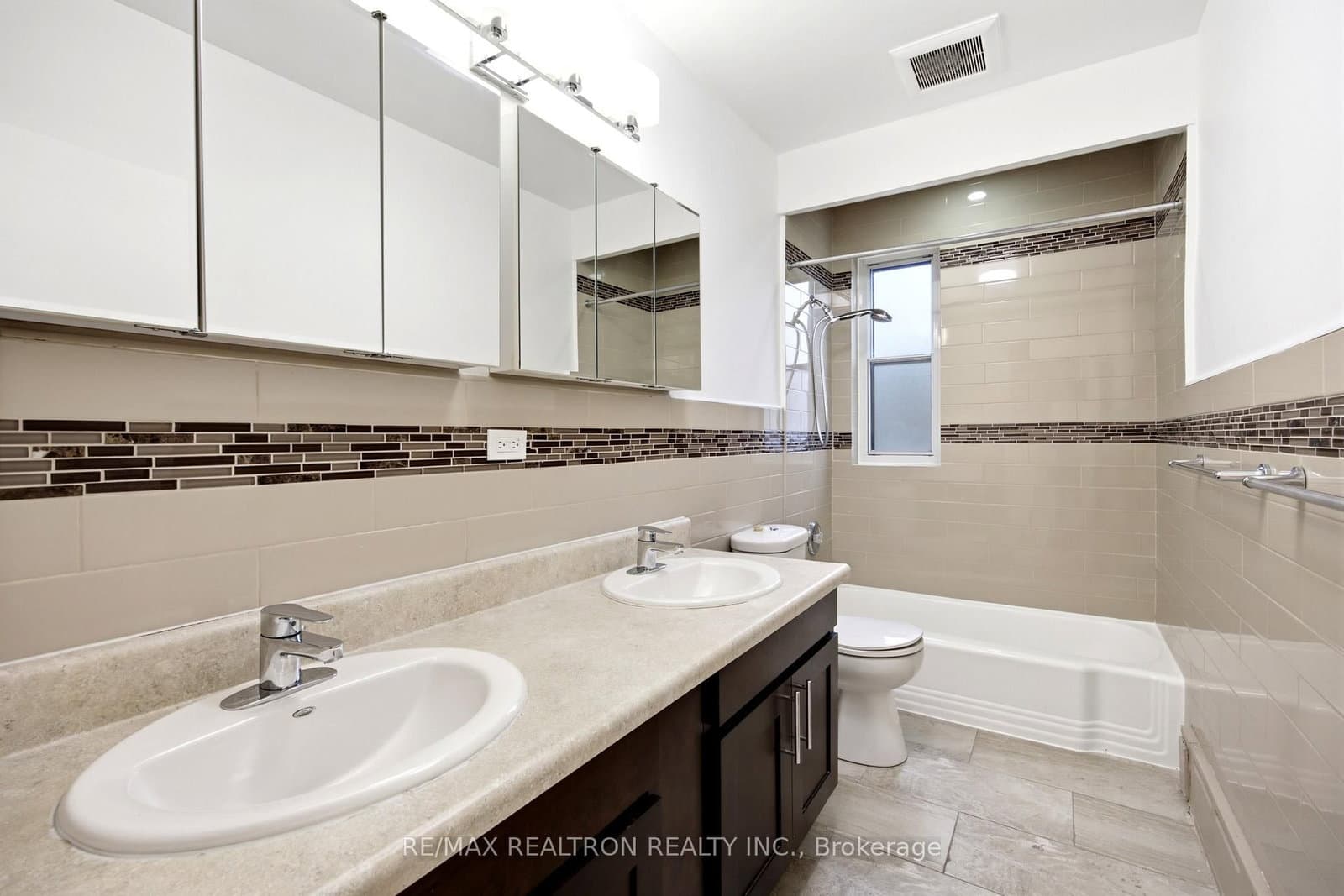 26 Meadowbrook Road, Unit 7 thumbnail 7