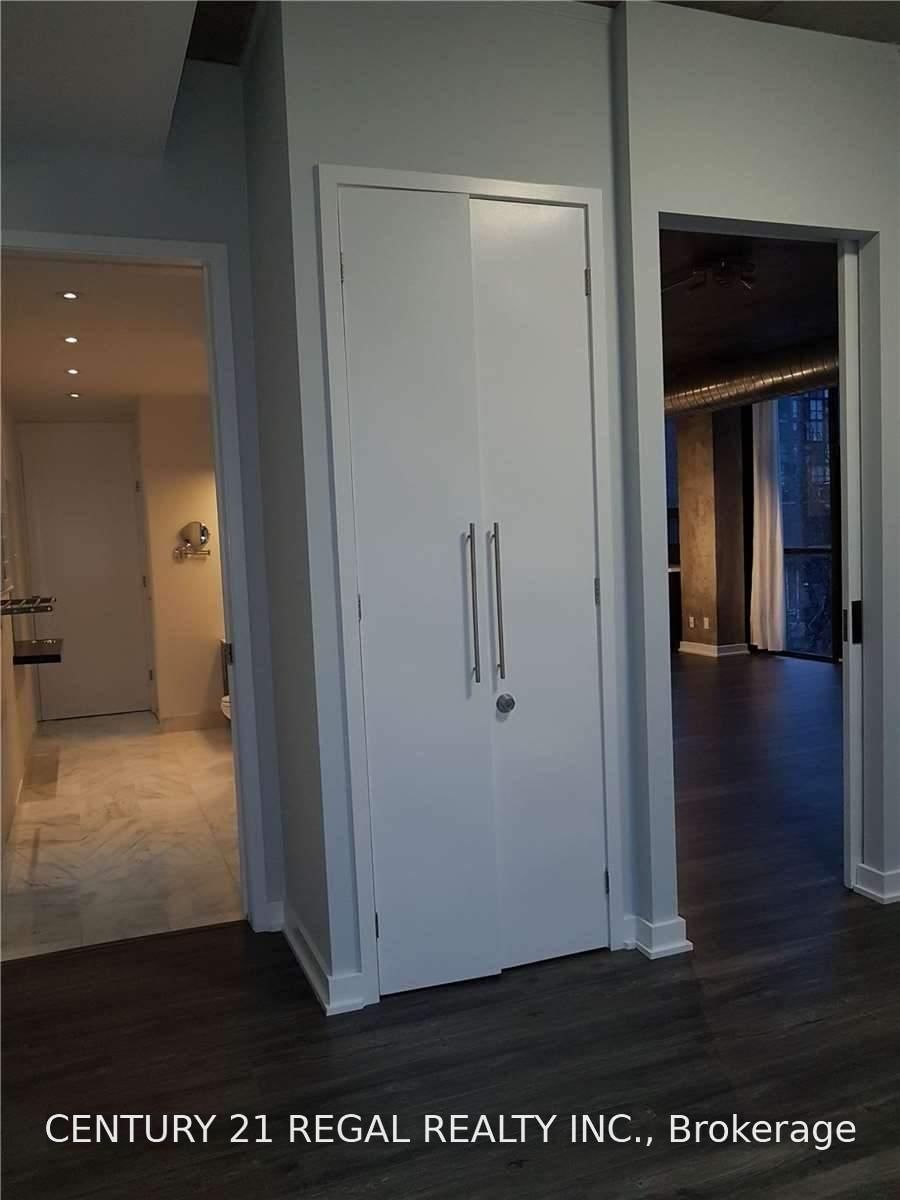 60 Bathurst Street, Unit 305 thumbnail 14