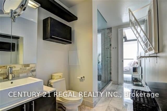60 Bathurst Street, Unit 305 thumbnail 16