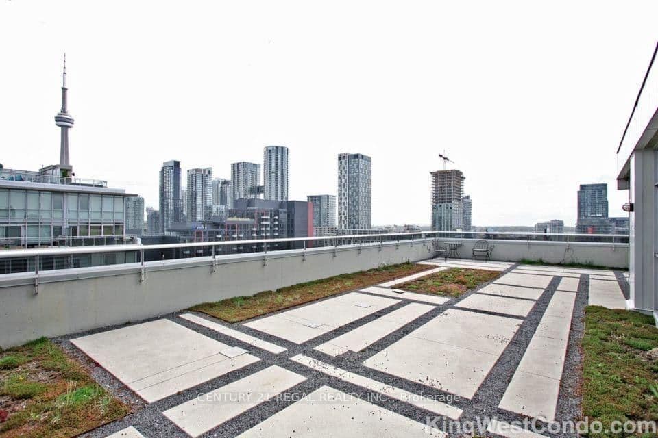 60 Bathurst Street, Unit 305 thumbnail 20