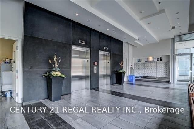 60 Bathurst Street, Unit 305 thumbnail 5