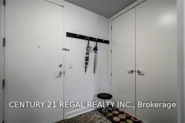 60 Bathurst Street, Unit 305 thumbnail 6