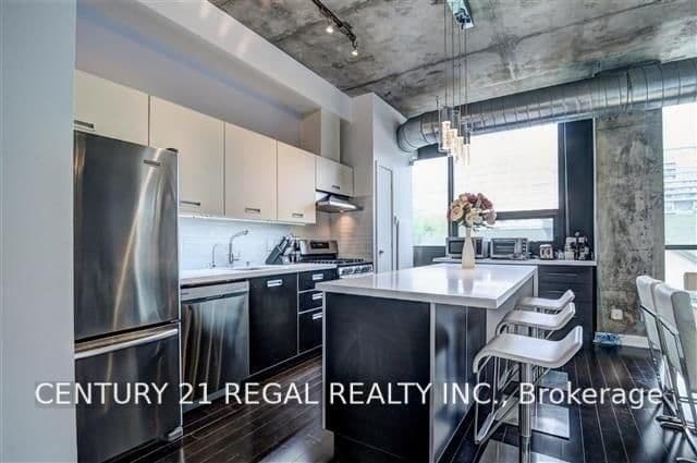 60 Bathurst Street, Unit 305 thumbnail 7