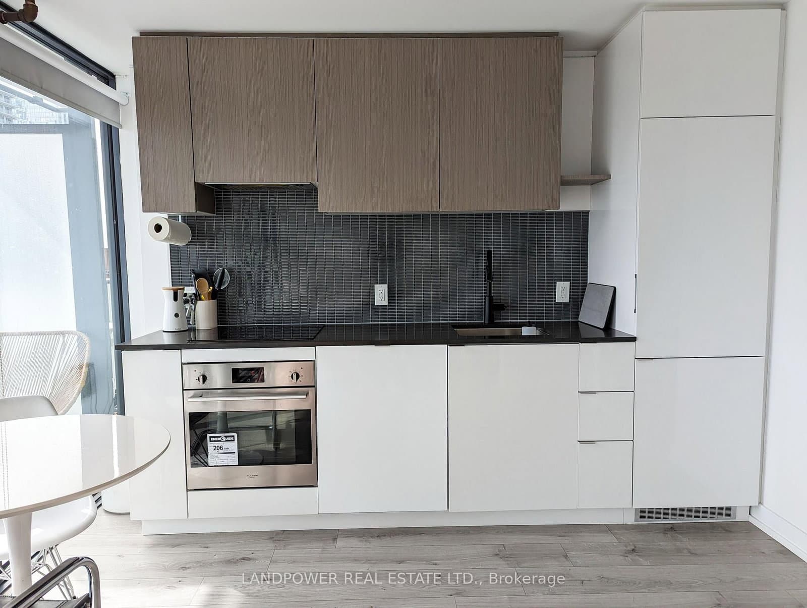 161 Roehampton Avenue, Unit 1611 thumbnail 3