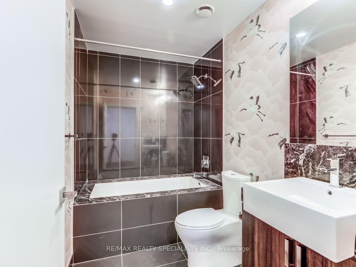 15 Beverley Street, Unit 304 thumbnail 16