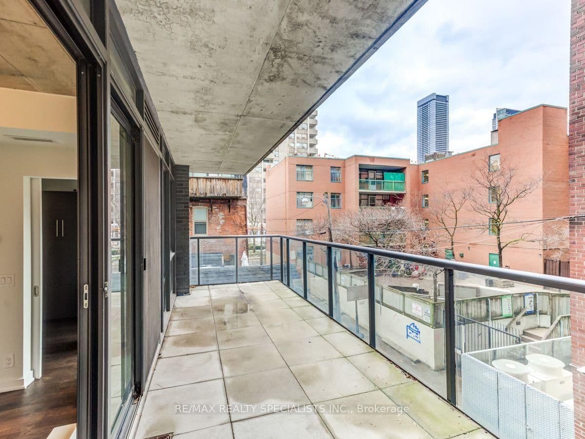 15 Beverley Street, Unit 304 thumbnail 17