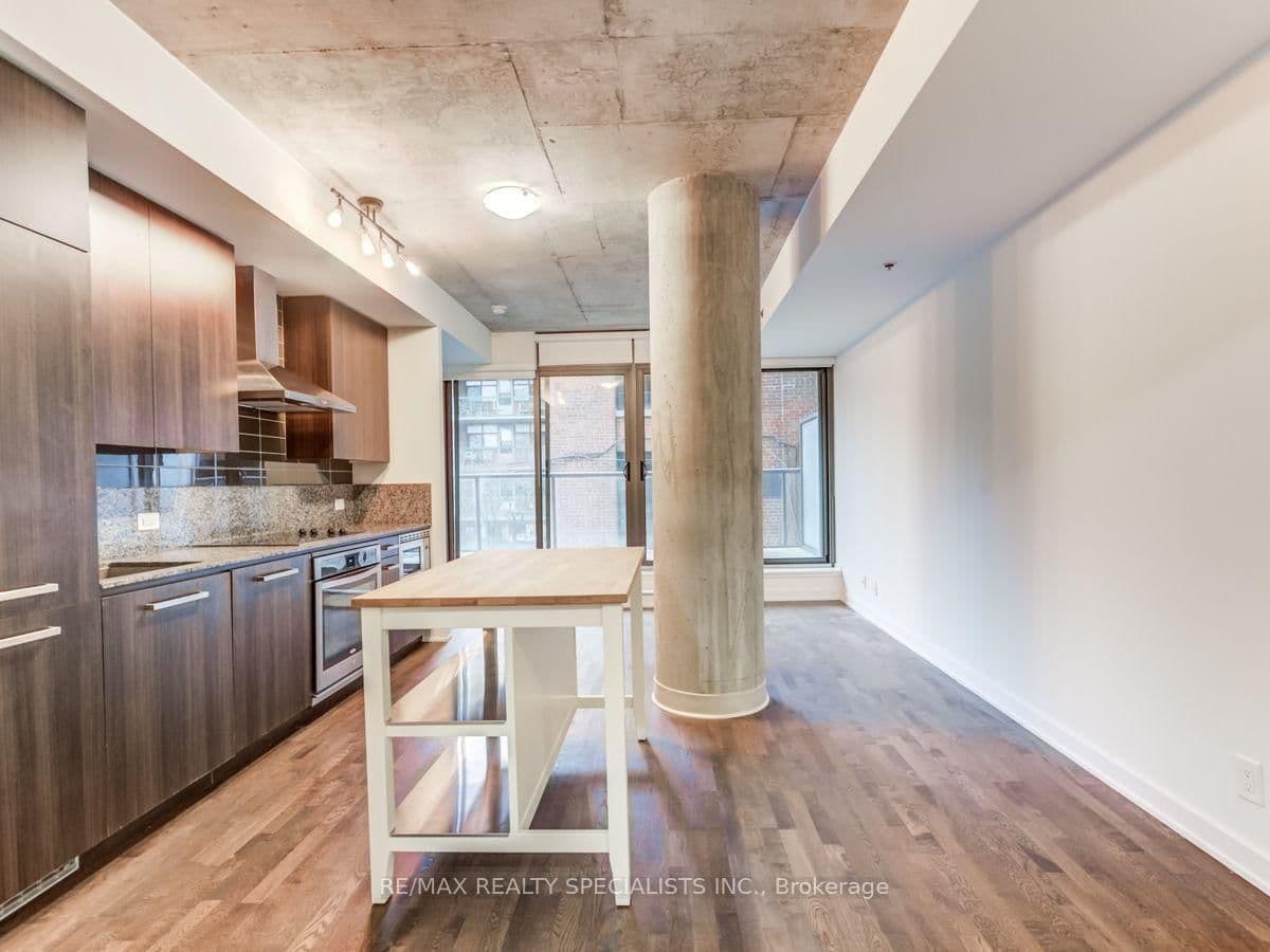 15 Beverley Street, Unit 304 thumbnail 4