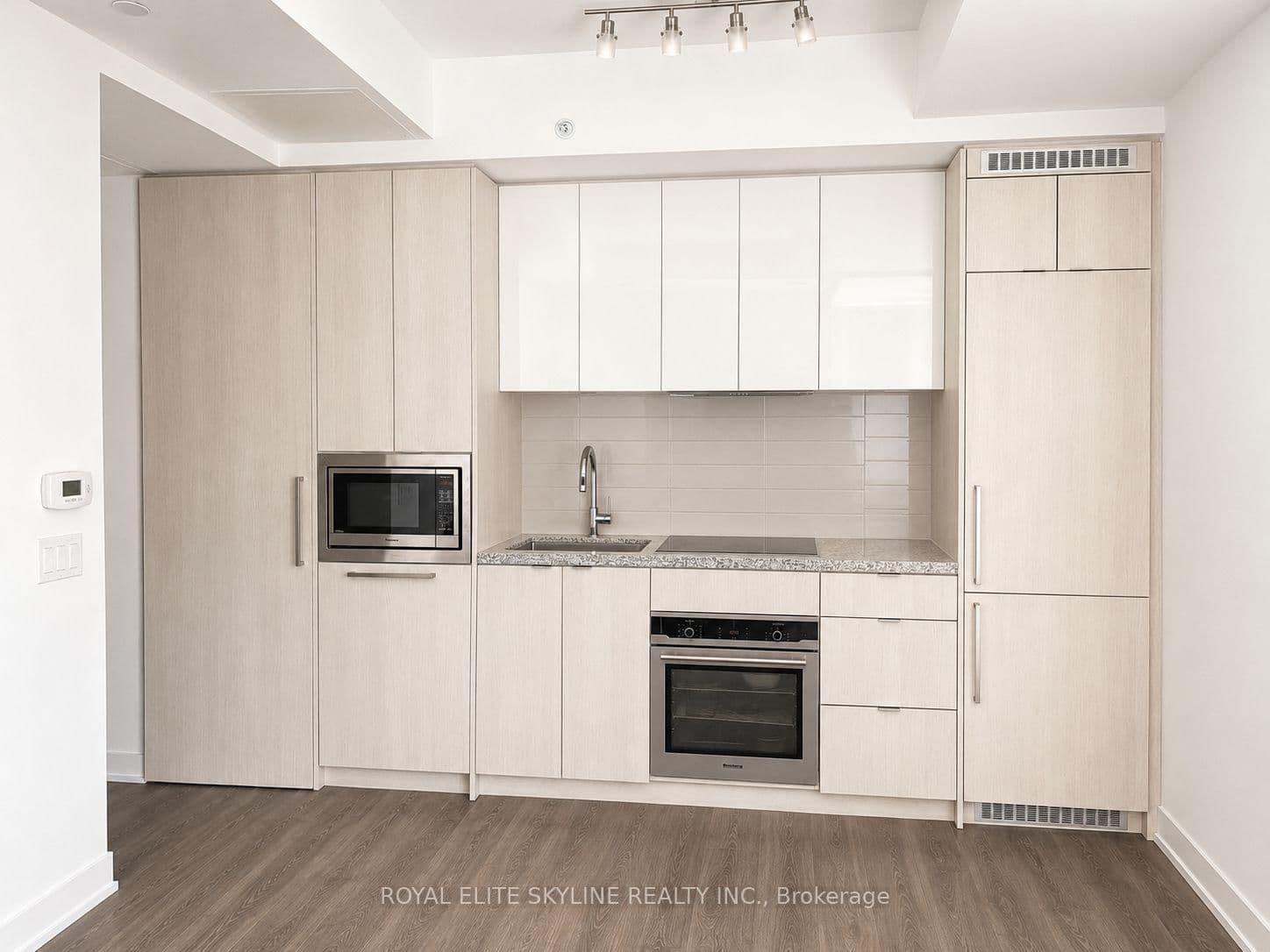 115 Blue Jays Way, Unit 2812 thumbnail 2