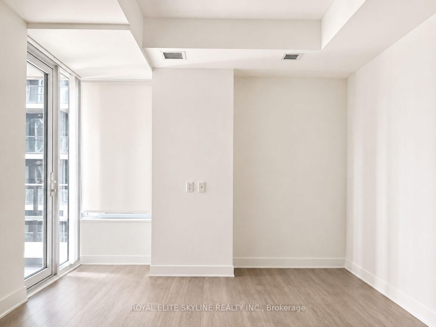 115 Blue Jays Way, Unit 2812 thumbnail 4