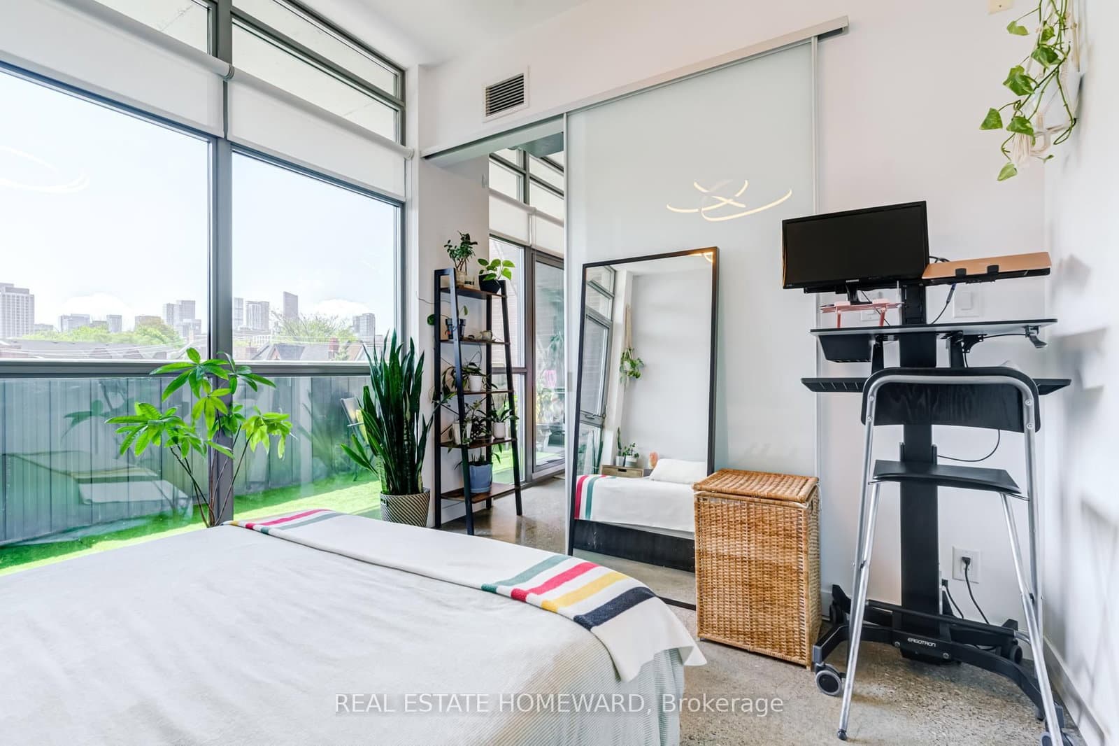 549 King Street E, Unit 310 thumbnail 10