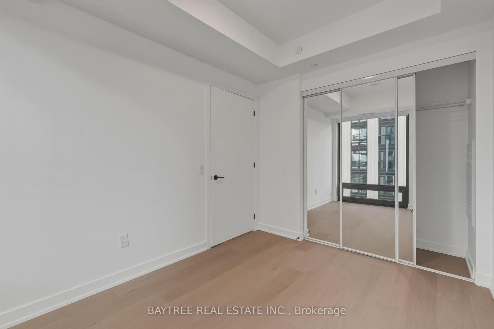 89 Montclair Avenue, Unit 1715 thumbnail 4