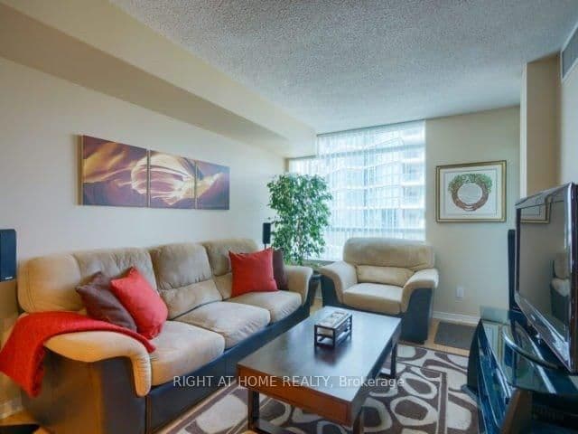 30 Harrison Garden Boulevard, Unit 1008 thumbnail 4