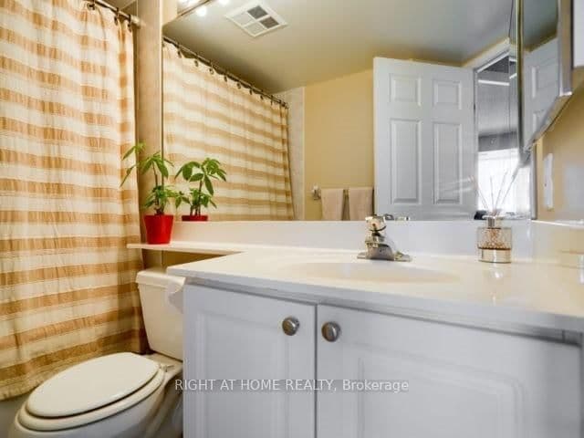 30 Harrison Garden Boulevard, Unit 1008 thumbnail 5