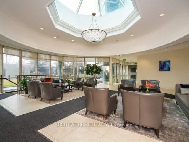 30 Harrison Garden Boulevard, Unit 1008 thumbnail 7