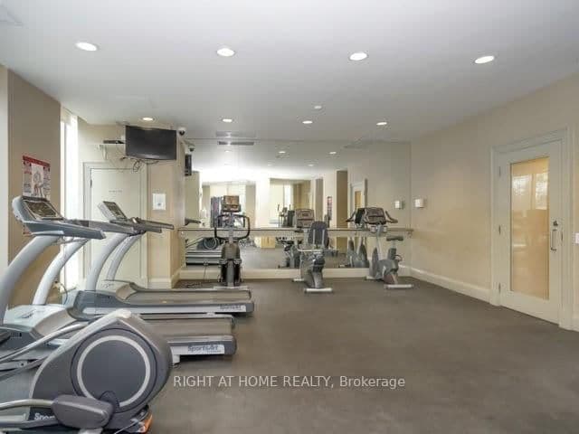 30 Harrison Garden Boulevard, Unit 1008 thumbnail 9