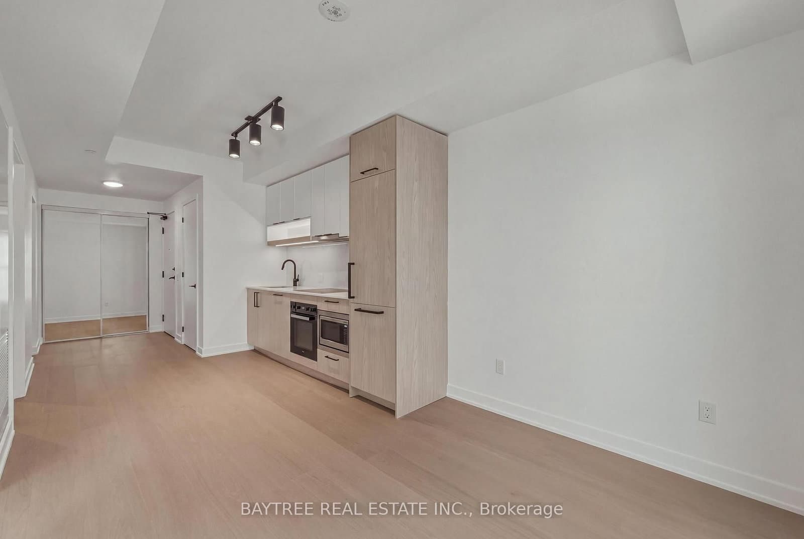 89 Montclair Avenue, Unit 1726 thumbnail 15