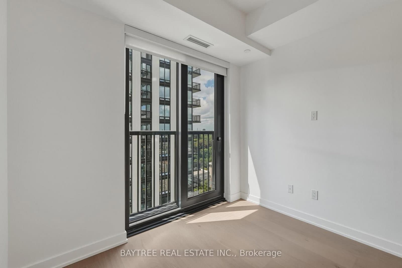 89 Montclair Avenue, Unit 1726 thumbnail 4