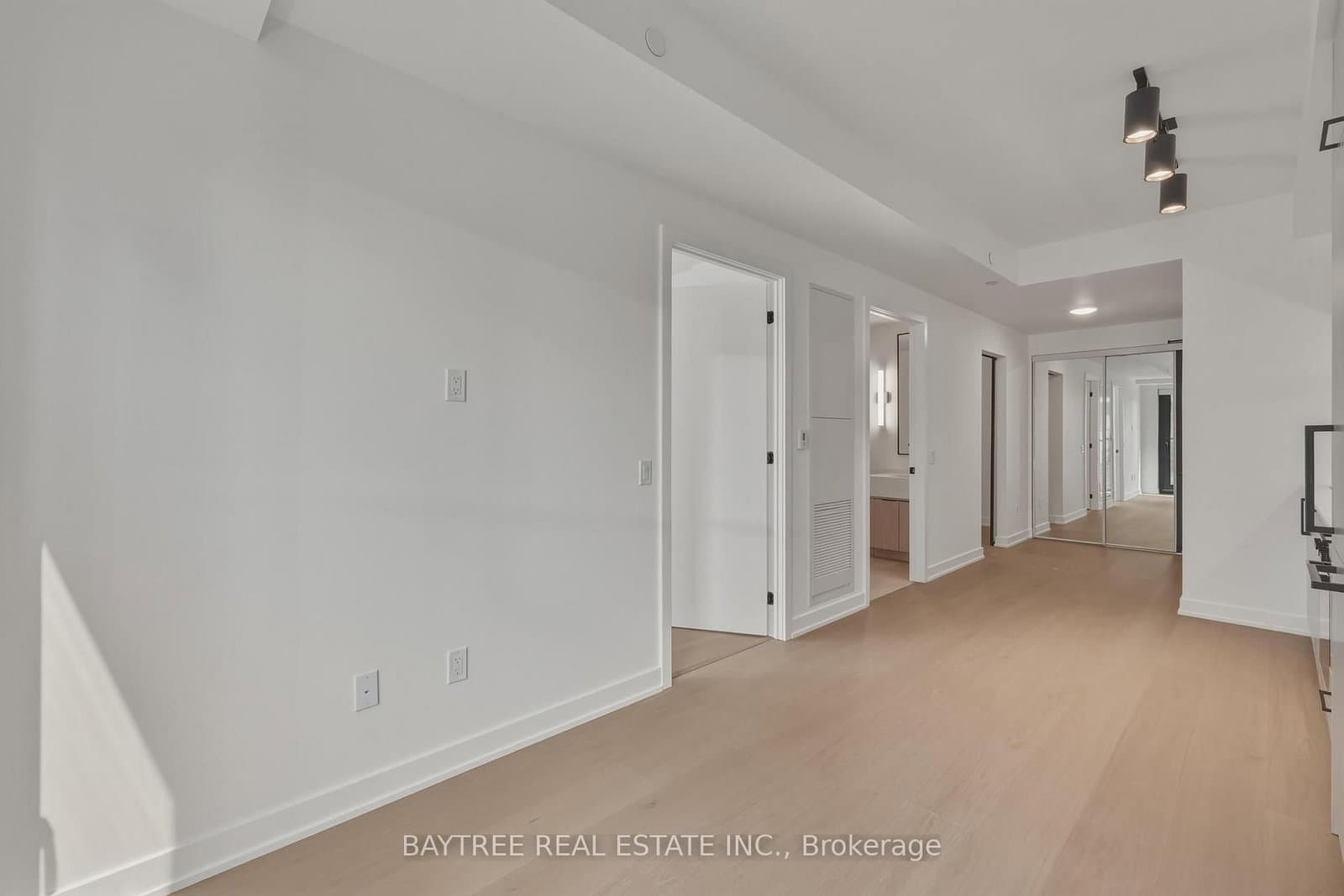 89 Montclair Avenue, Unit 1726 thumbnail 6