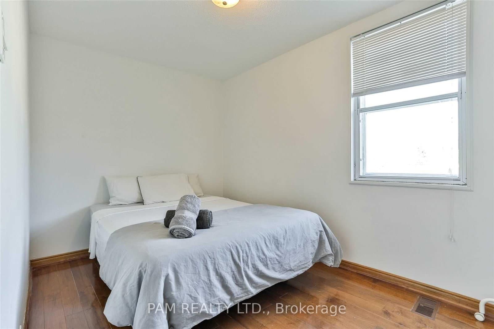 147 Euclid Avenue thumbnail 25