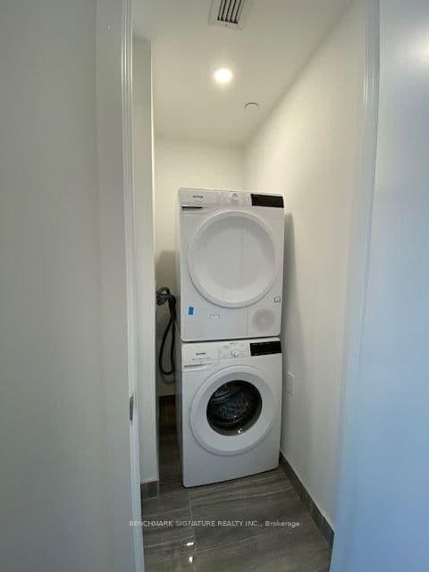 88 Queen Street E, Unit 3807 thumbnail 10