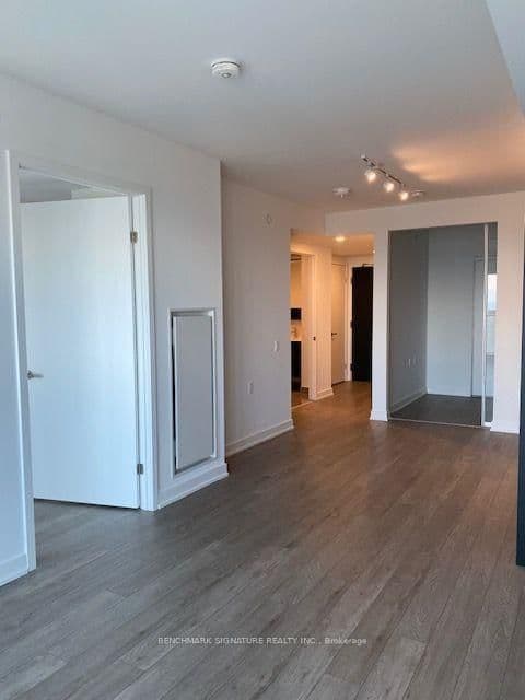 88 Queen Street E, Unit 3807 thumbnail 4