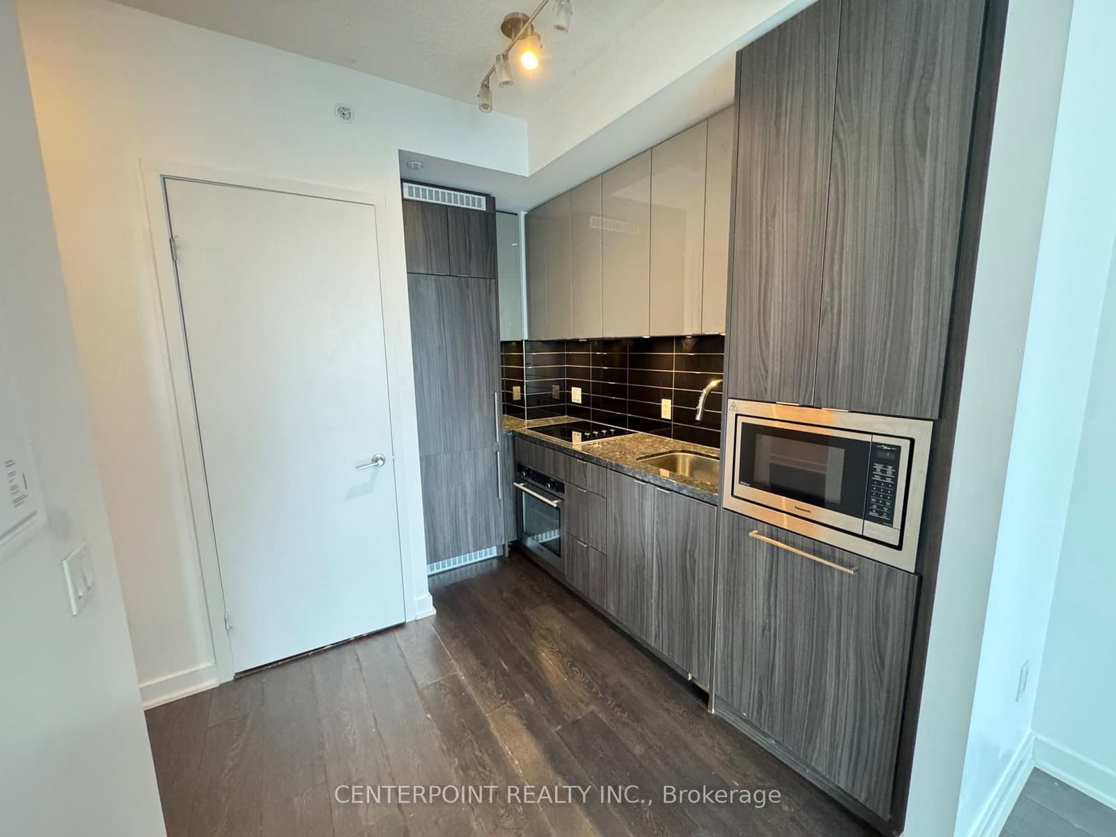 125 Blue Jays Way, Unit 4307 thumbnail 4