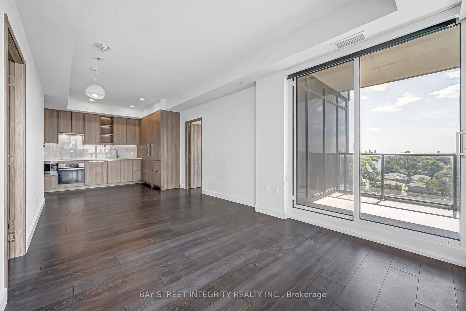 85 McMahon Drive, Unit 1206 thumbnail 8