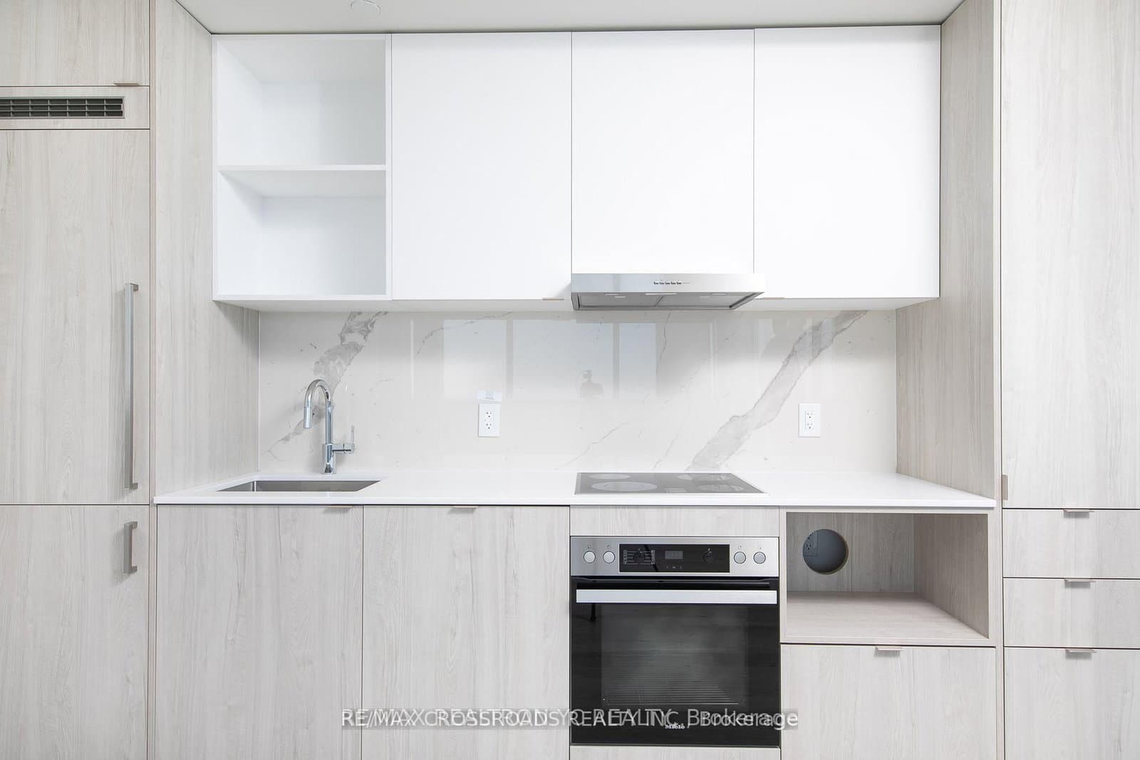 138 Downes Street, Unit 5306 thumbnail 9