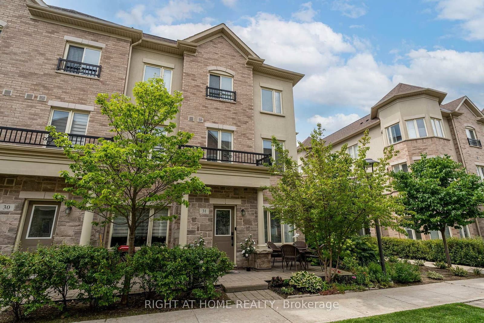 27 Coneflower Crescent, Unit 31 thumbnail 2