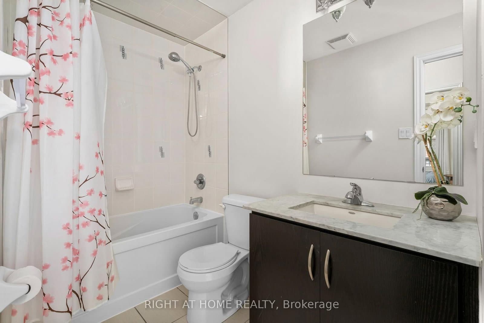 27 Coneflower Crescent, Unit 31 thumbnail 29