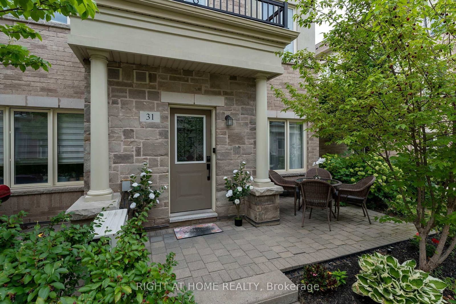 27 Coneflower Crescent, Unit 31 thumbnail 3