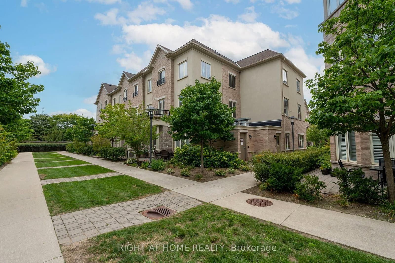 27 Coneflower Crescent, Unit 31 thumbnail 40