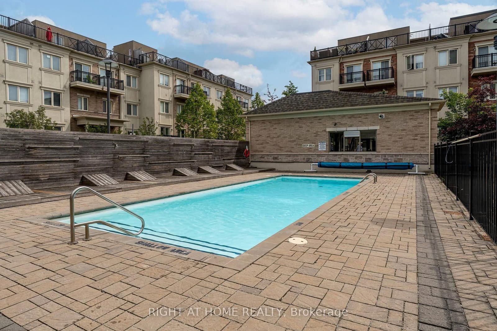 27 Coneflower Crescent, Unit 31 thumbnail 41