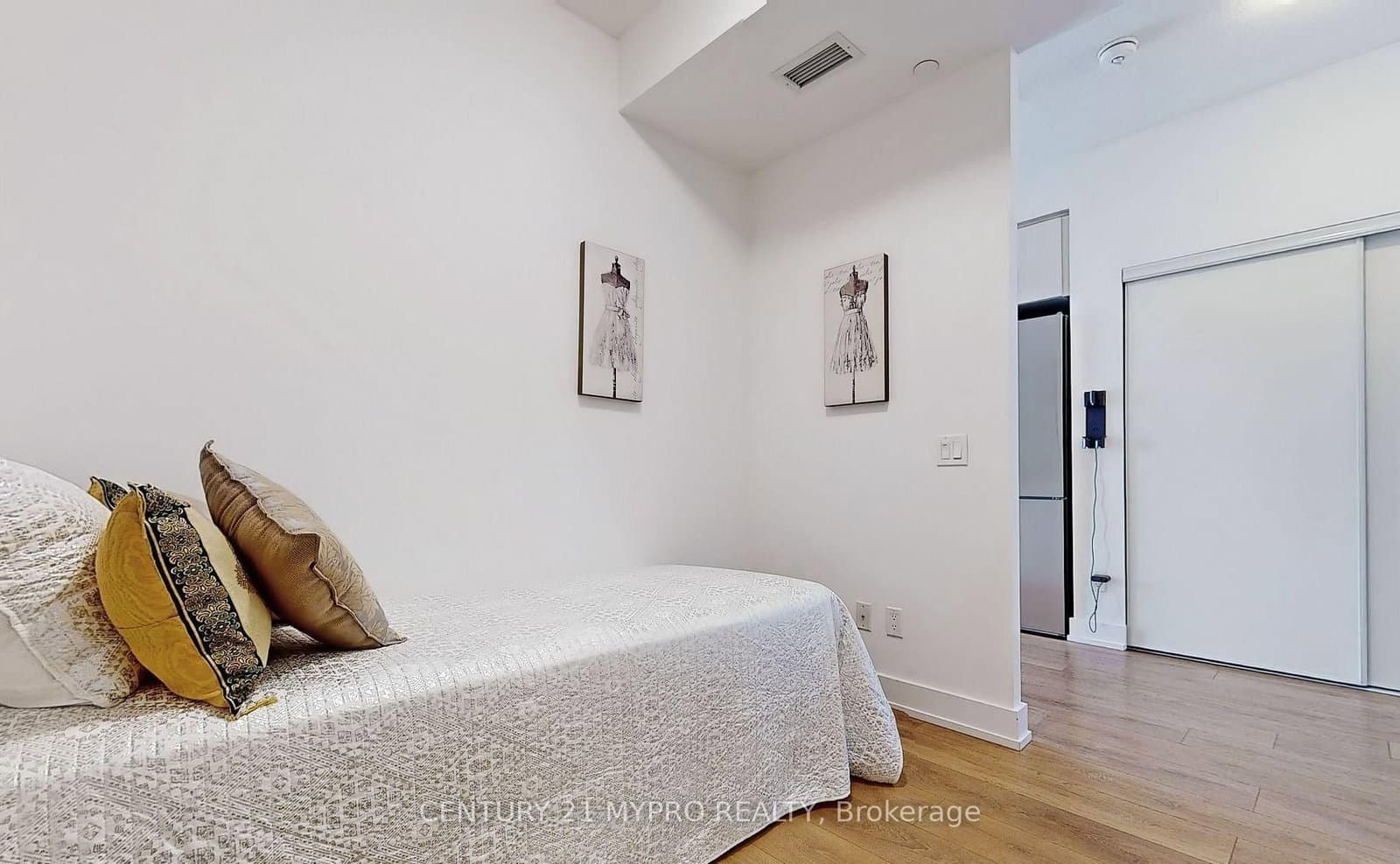 128 Fairview Mall Drive, Unit 904 thumbnail 15