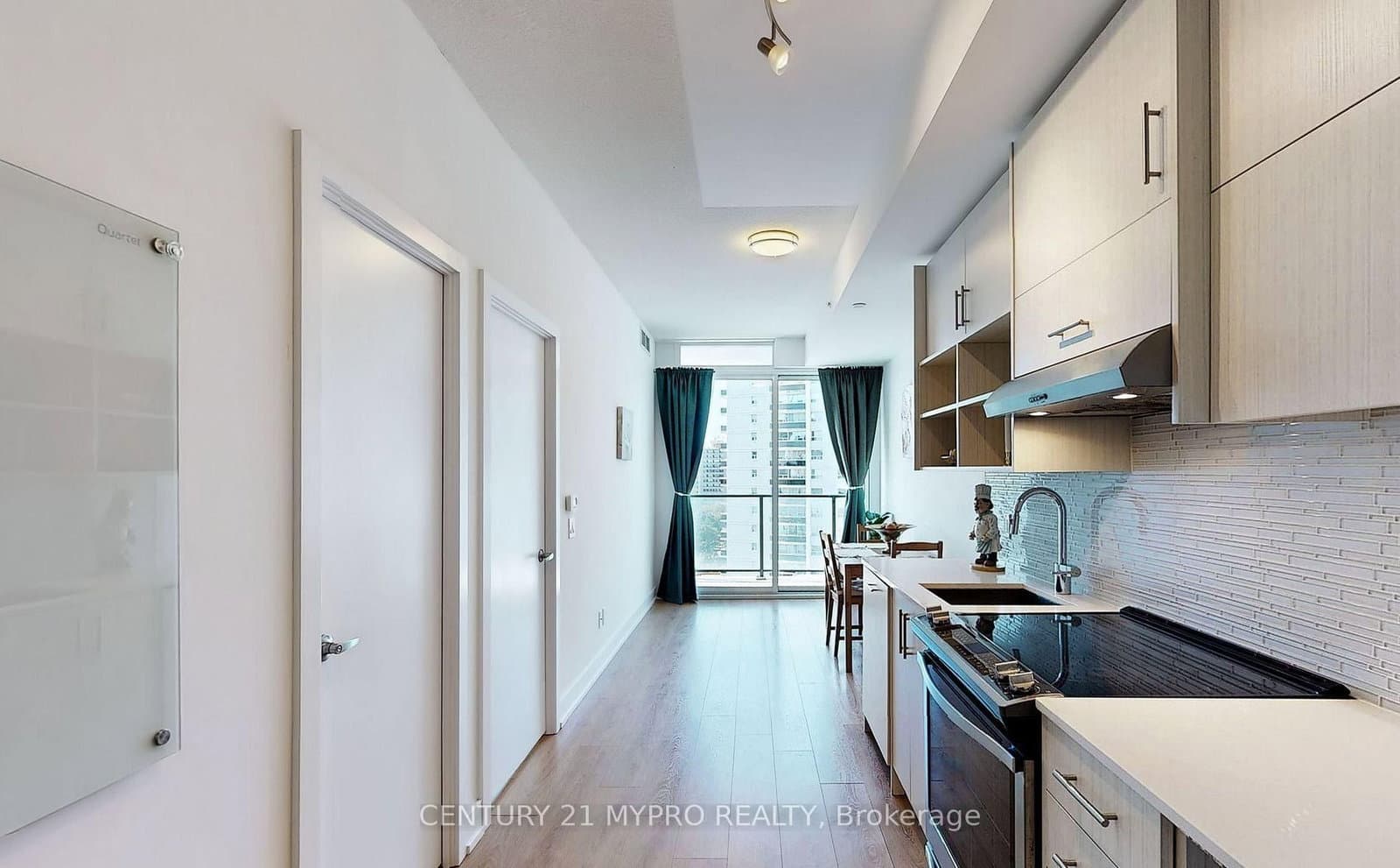 128 Fairview Mall Drive, Unit 904 thumbnail 6