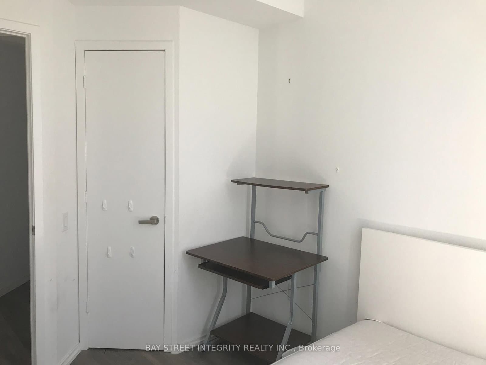 45 Charles Street E, Unit 802 thumbnail 4