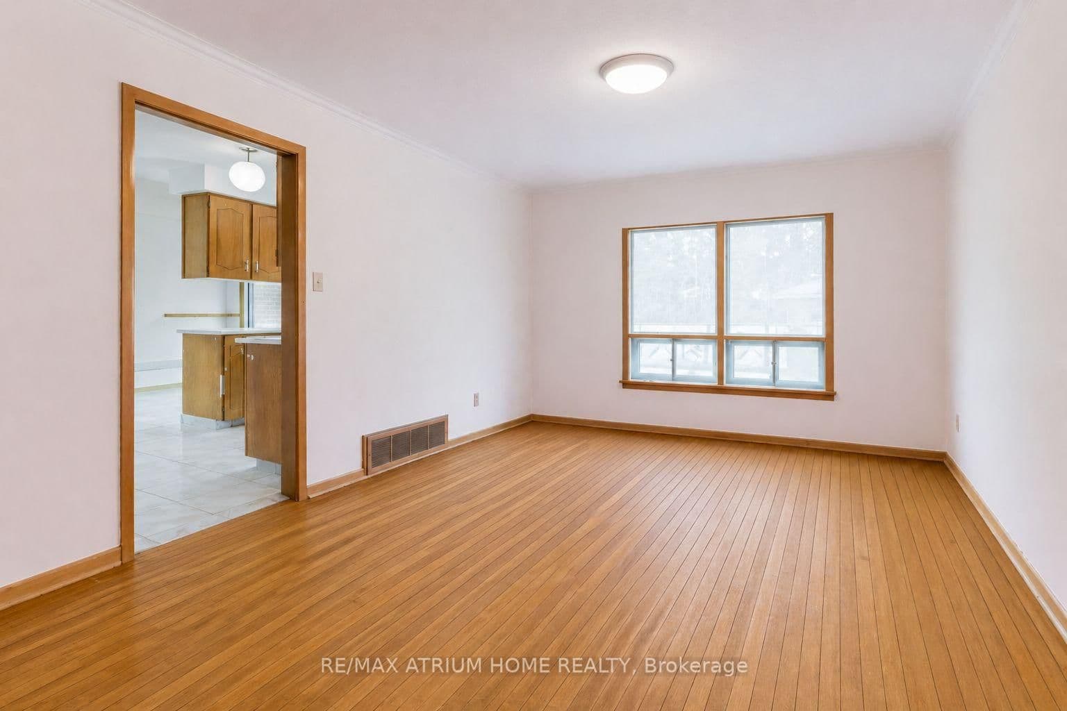 522 Cummer Avenue thumbnail 3