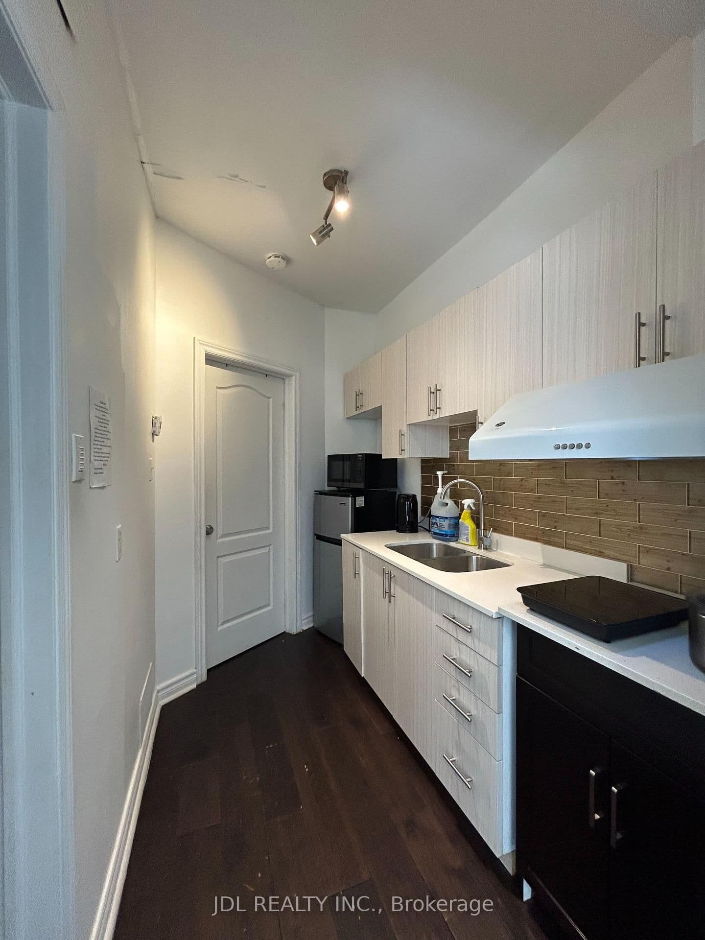 3 Pembroke St Street, Unit Suite A Main Floor thumbnail 9