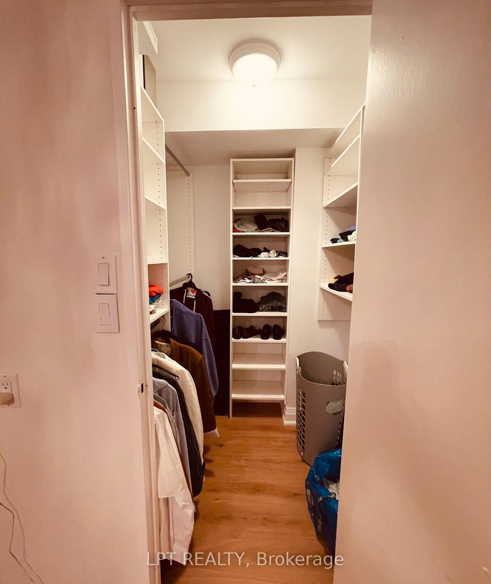 22 Shallmar Boulevard, Unit 402 thumbnail 12