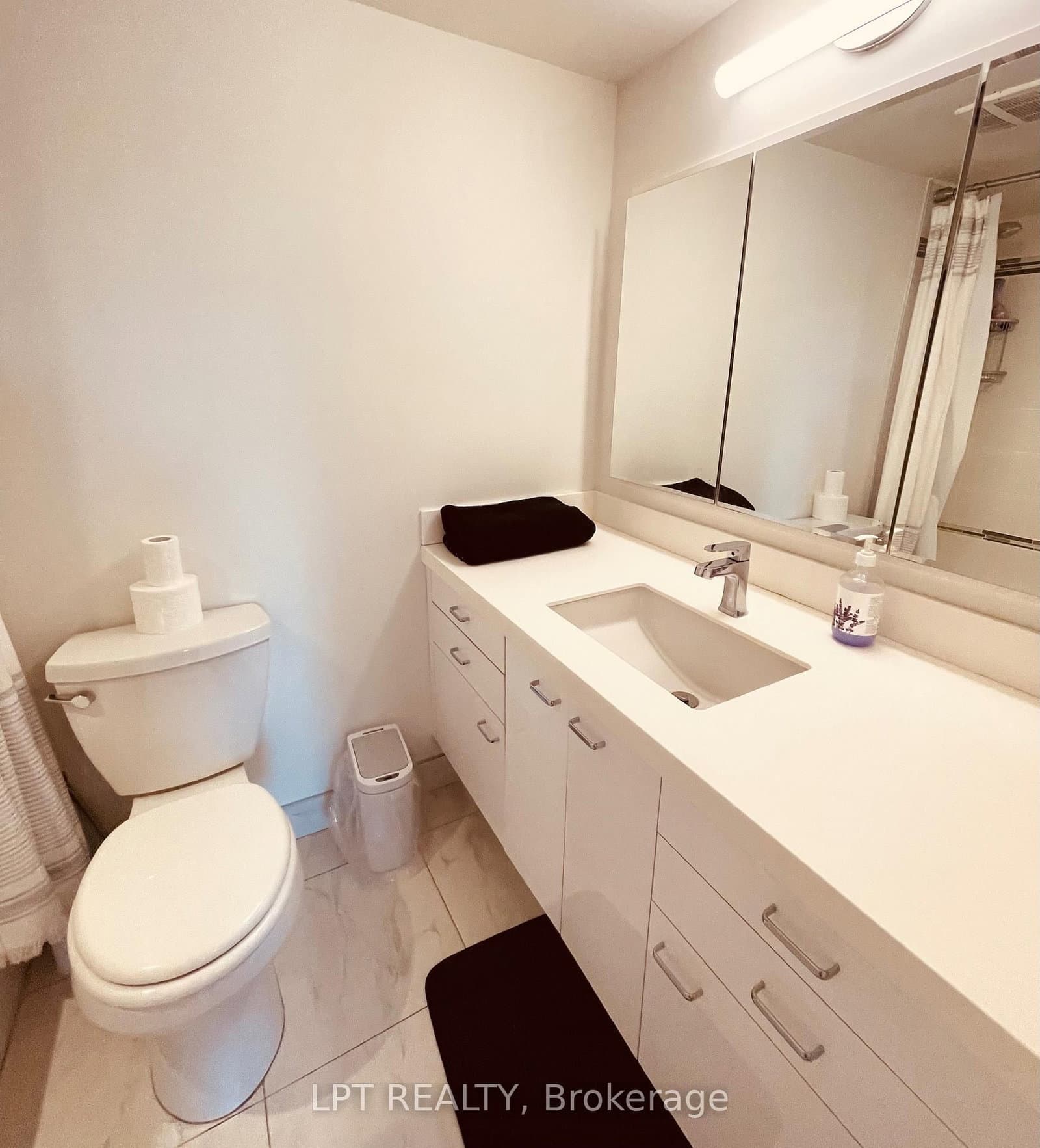 22 Shallmar Boulevard, Unit 402 thumbnail 14