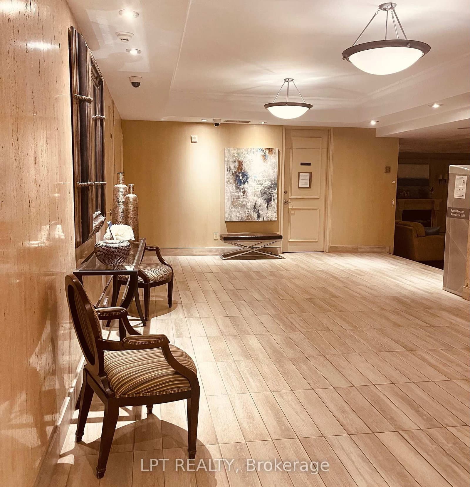 22 Shallmar Boulevard, Unit 402 thumbnail 23