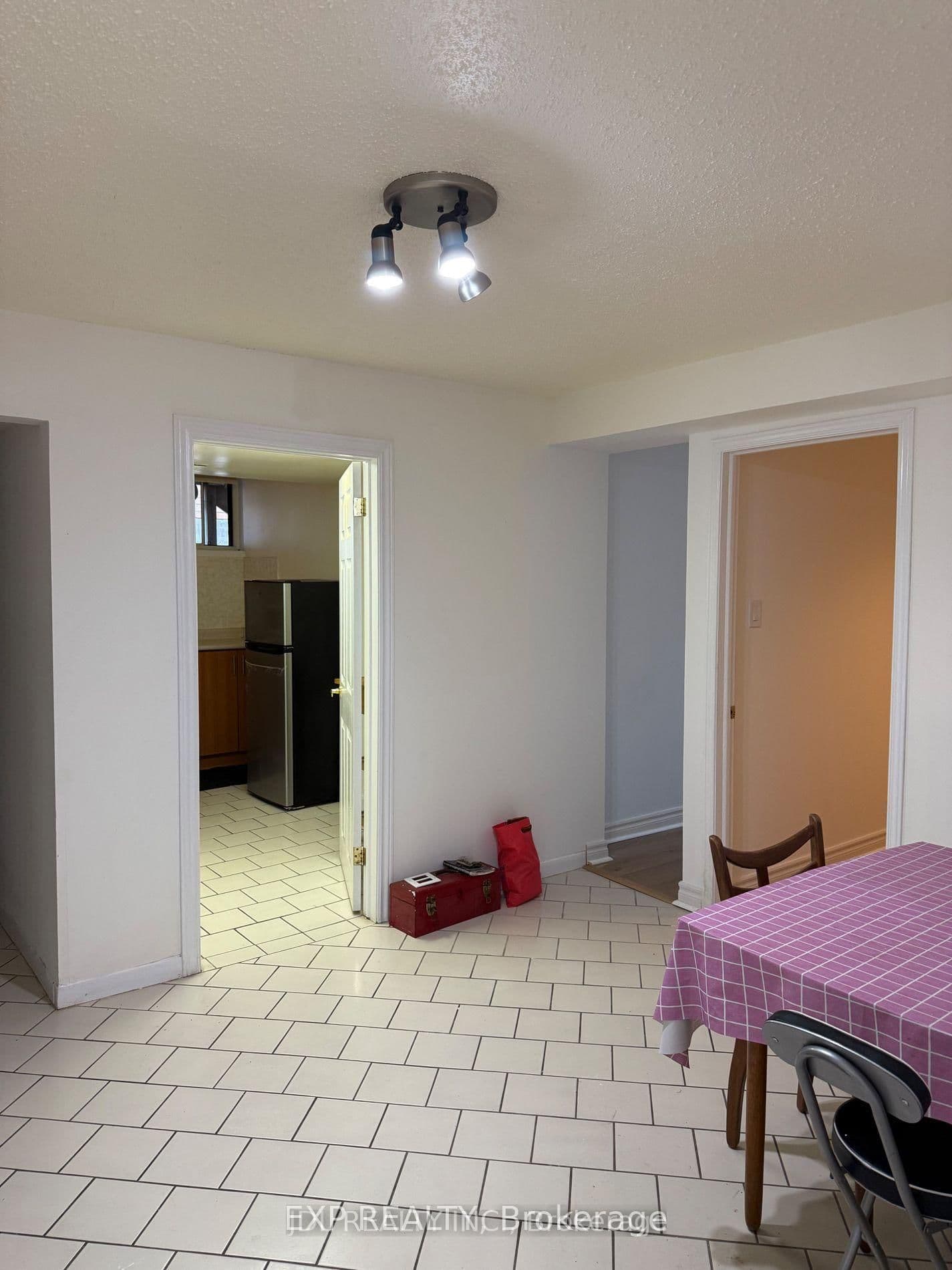 20 maureen Drive N, Unit Lower thumbnail 9